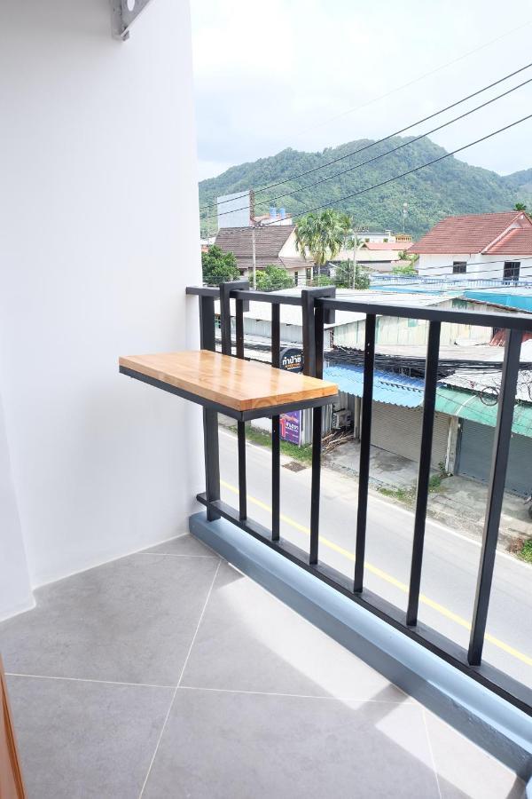 Hotel B3 House à Kamala Beach Extérieur photo